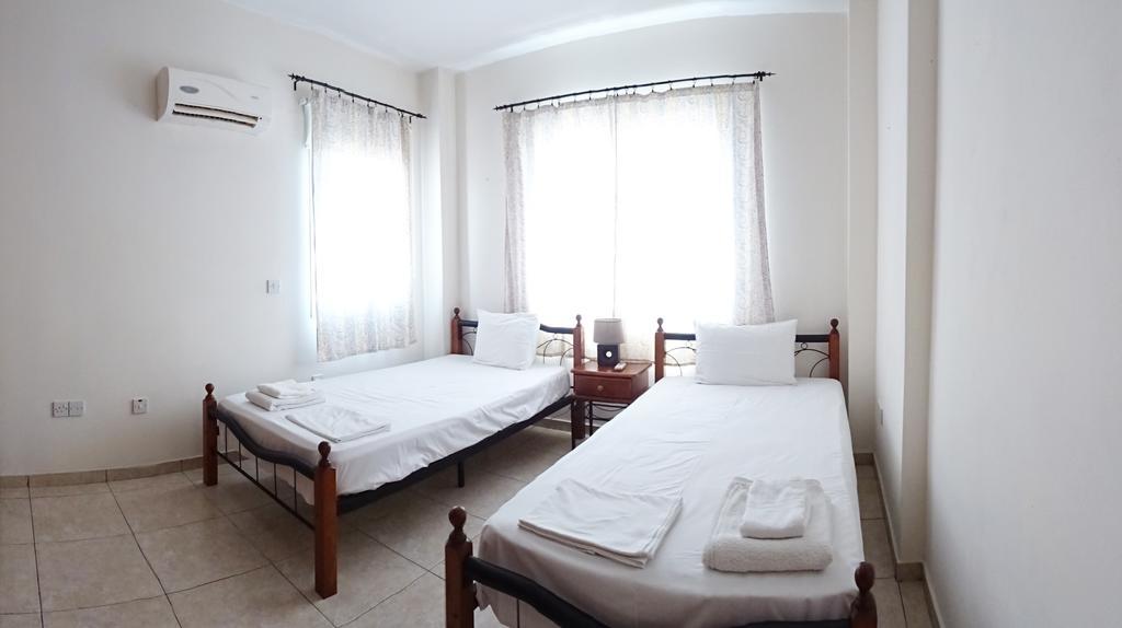 Melpo Court Apartment Geroskipou Exterior foto