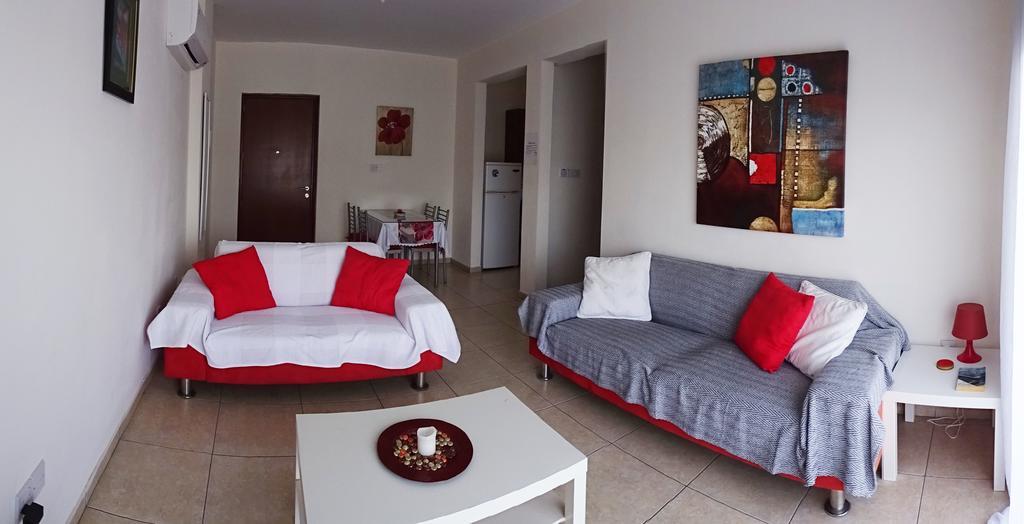 Melpo Court Apartment Geroskipou Exterior foto