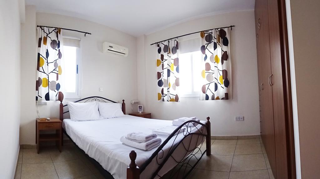 Melpo Court Apartment Geroskipou Exterior foto
